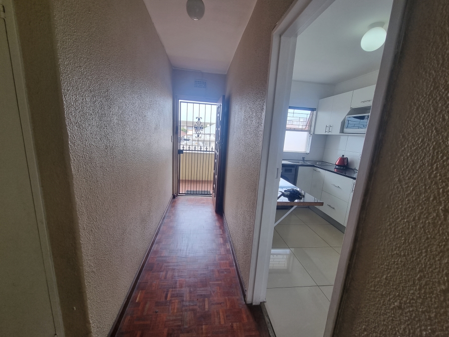 2 Bedroom Property for Sale in Goodwood Estate Western Cape